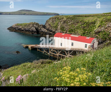 Die alte St Davids Rettungsboot Station, St. Justinian, Porthstinian Stockfoto