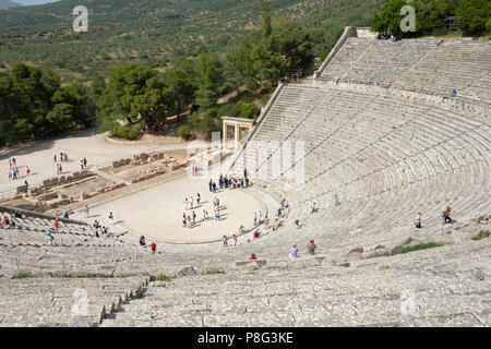 Das antike Theater, Epidaurus, Peloponnes, Griechenland, UNESCO Weltkulturerbe Stockfoto