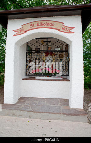 Santa Claus Kapelle Ubersee, Chiemsee, Bayern, Deutschland, Übersee, Uebersee, Weihnachtsmann Stockfoto
