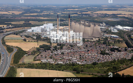 Luftaufnahme von Ferrybridge Power Station, in Ferrybridge Dorf, in der Nähe von Knottingley, West Yorkshire Stockfoto