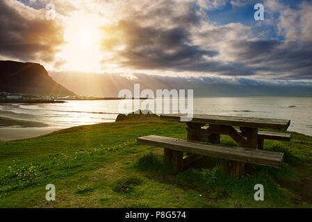 Picknicktisch in Island Stockfoto