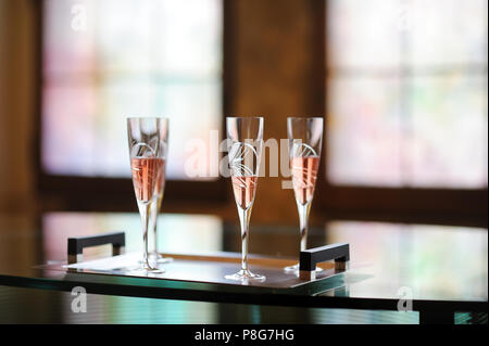 Drei fancy Gläser rot Champagner Stockfoto