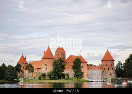 Blick auf Trakai Burg über See, Litauen Stockfoto