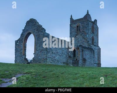 Die Ruine von St. Michael Kirche auf Burrow Mump, Burrowbridge, Somerset, England, Großbritannien Stockfoto