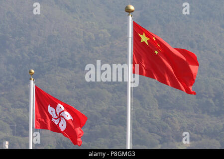 Hongkong, China, National Flagge der Volksrepublik China und Land Flagge von Hong Kong Stockfoto