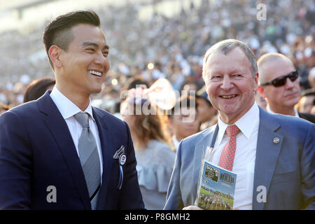 Hongkong, China, Eddie Peng, Schauspieler (links) und Winfried Engelbrecht-Bresges, CEO der Hong Kong Jockey Club Stockfoto