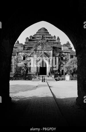 Im 12. Jahrhundert DHAMMAYANGYI PAHTO oder Tempel ist der größte in BAGAN und wurde wahrscheinlich von Narathu - MYANMAR Stockfoto