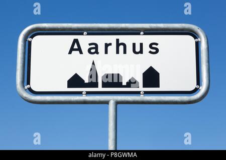 Straßenschild Aarhus in Dänemark Stockfoto