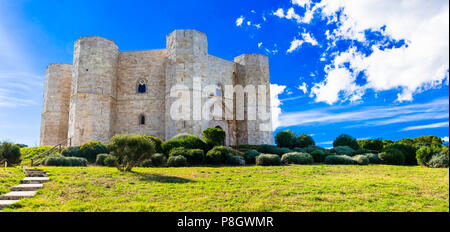 Einzigartige Castel del Monte mittelalterliche Burg, Apulien, Italien. Stockfoto