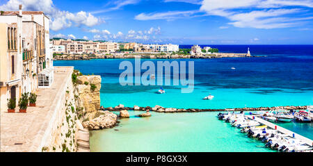 Wunderschöne Stadt Otranto, Panoramaaussicht, Salento, Apulien, Italien. Stockfoto