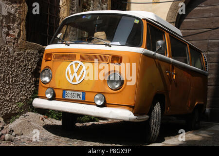 PADUA, ITALIEN - 17 September: VW Transporter T2 van am 17. September geparkt, 2009 in Padua, Italien. Die berühmten Van derzeit als klassischen oldt Stockfoto