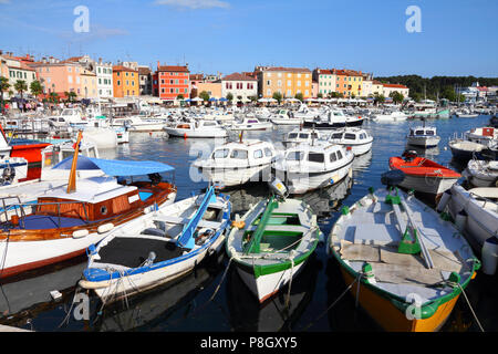Kroatien - Rovinj auf der Halbinsel Istrien. Typisch kroatische Küstenstadt. Stockfoto