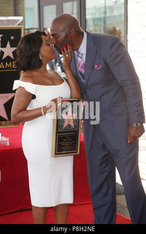 Hollywood, USA. 11. Juli 2018. Niecy Nash und Jay Tucker an der Zeremonie zu Ehren Nichte Nash auf dem Hollywood Walk of Fame in Hollywood, Kalifornien am 11. Juli 2018. Credit: Faye Sadou/Medien Punch/Alamy leben Nachrichten Stockfoto