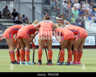 Juli 11, 2018 - Grünwald bei München, Deutschland - das Team der Niederlande. womans Hockey, echten vier Nationen Cup 2018. Neuseeland vs Niederlande, Freizeitpark, Grünwald bei München. Die Teams von Neuseeland, die Niederlande, Argentinien und Deutschland nehmen an diesem prepareation Wettbewerb für die Weltmeisterschaft. (Bild: © Wolfgang Fehrmann über ZUMA Draht) Stockfoto