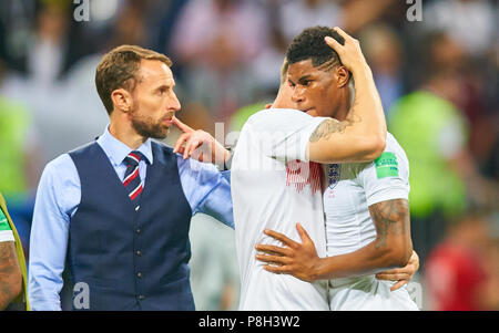 Moskau, Russland. 11. Juli 2018. England - Kroatien, Fußball, Moskau, 11. Juli 2018 Gareth Southgate, headcoach England, Marcus RASHFORD, Ger 19 traurig, enttäuscht, wütend, Emotionen, Enttäuschung, Frustration, Frustration, Traurigkeit, Verzweiflung, Hoffnungslosigkeit, ENGLAND - KROATIEN FIFA WM 2018 Russland, Halbfinale, Saison 2018/2019, Juli 11, 2018 in Moskau, Russland. © Peter Schatz/Alamy leben Nachrichten Stockfoto