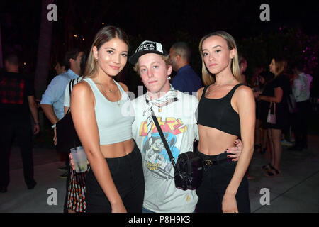 Miami, Florida, USA. 11. Juli 2018. Pinko Modell geht der Start- und Landebahn im Miami Schwimmen Woche Opening Party im W Hotel in Miami Beach, Florida. Personen: Guest Credit: Stürme Media Group/Alamy leben Nachrichten Stockfoto