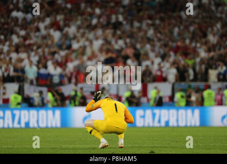 11. Juli 2018, Russland, Moskau: Fußball, FIFA WM 2018, Finale, Halbfinale: Kroatien vs England bei Luzhniki Stadion: Englands Torhüter Jordan Pickford reagiert. Foto: Christian Charisius/dpa Stockfoto