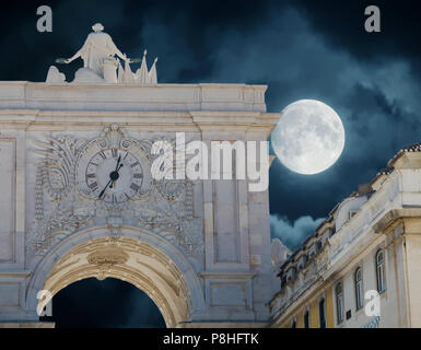 Arco da Rua Augusta in der Nacht Stockfoto