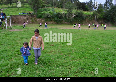 Fußball-Spiel - Fiestas de San Antonio de Padua in SAN ANTONIO Las Huaringas' - HUANCABAMBA.. Abteilung von Piura. PERU Stockfoto