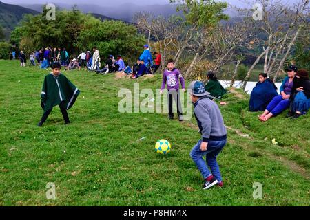 Fußball-Spiel - Fiestas de San Antonio de Padua in SAN ANTONIO Las Huaringas' - HUANCABAMBA.. Abteilung von Piura. PERU Stockfoto