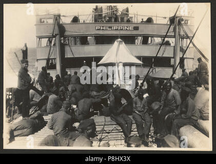 803Rd Pionier Infanterie Bataillon auf die U.S.S. Philippinische (truppentransporter) Hafen von Brest, Frankreich, 18. Juli, 1919). 29. Stockfoto