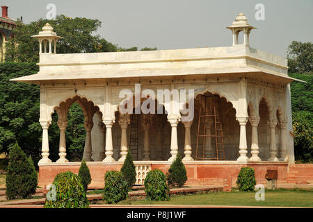 Sawan Bhadon Pavillon, Hayat Bakhsh Bagh, Rotes Fort Komplex, Neu Delhi, Indien Stockfoto