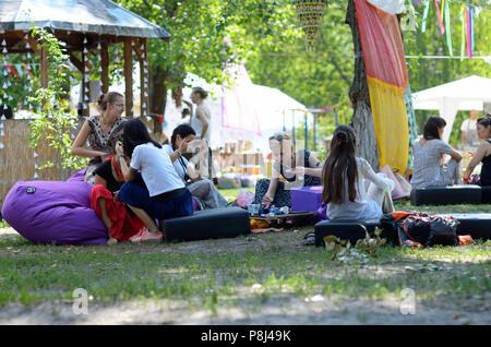 Face Art, Tätowierung. Festival des Yoga und der vedischen Kultur" Vedalife-2017, Insel". August 7, 2017. Kiew, Ukraine. Stockfoto