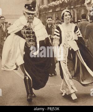 "Lord und Lady Armstrong", 12. Mai 1937. Von Krönung Souvenir Buch 1937, Bearbeitet von Gordon Beckles. [Daily Express, London, 1937] Stockfoto