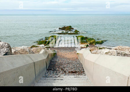 Die rossall Meer Abwehr Wand an Fleetwood, Lancashire, eröffnet 2018 Stockfoto