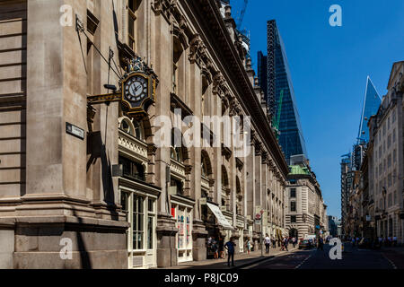 Boutiquen an der Royal Exchange, London, England Stockfoto