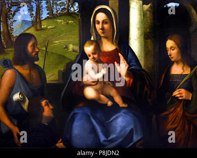 Madonna col Bambino, ei Santi Caterina, Giovanni Battista e un devoto - Madonna mit Kind und Heiligen Katharina, Johannes der Täufer und ein Anhänger von Pittore Belliniano - Bellini Maler 16 Jahrhundert Italien, Italienisch. Stockfoto