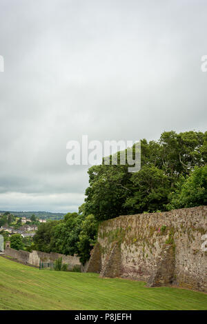 Youghal Stadtmauern im Raleigh Quarter in Youghal, County Cork, Irland. Stockfoto