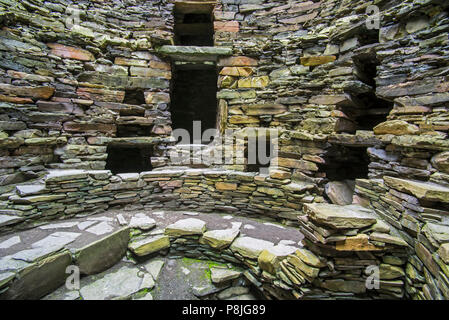 Innenraum der Mousa Broch, höchste Eisenzeit broch und eine der am besten erhaltenen prähistorischen Bauten, Shetlandinseln, Schottland, Großbritannien Stockfoto