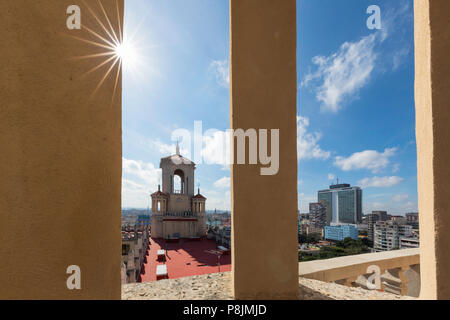 Das historische Hotel Nacional de Cuba auf dem Malecon in der Mitte von Vedado, Kuba entfernt Stockfoto