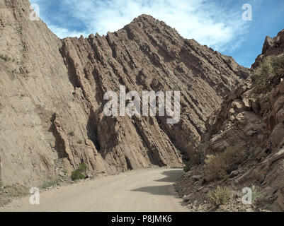 Der Blick entlang der malerischen Route 76, in La Rioja Provinz, Argentinien. Stockfoto