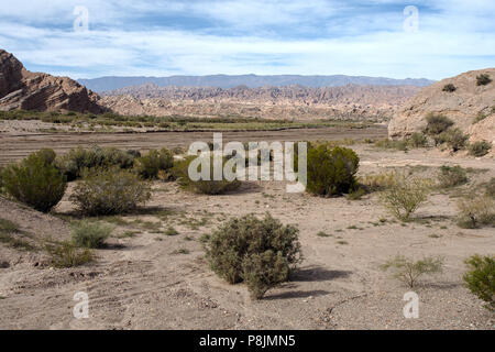 Der Blick entlang der malerischen Route 76, in La Rioja Provinz, Argentinien. Stockfoto