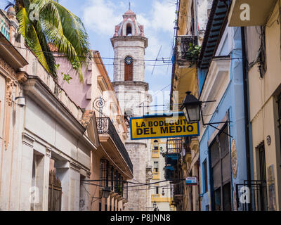 Havanna, Kuba - 20. Februar 2018 La Bodeguita del Medio Bar, Bar, wo Ernest Hemingway trank Mojito Cocktails bekannt Stockfoto