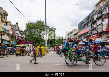 Jaipur, Indien - Nov 1, 2015. Straße in Jaipur, Indien. Jaipur ist die Hauptstadt und die größte Stadt im indischen Bundesstaat Rajasthan im Westen Indiens. Stockfoto