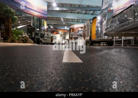 Interieur Anzeige von Retro und antiken Freizeitfahrzeuge auf nationaler RV Museum in Elkhart Indiana Stockfoto