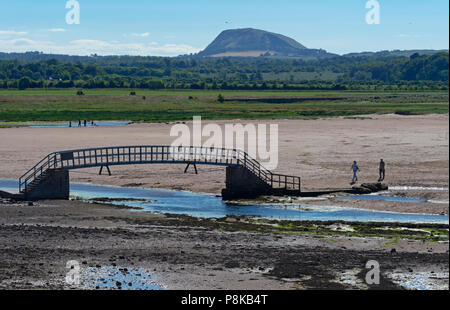 Die Brücke nach Nirgendwo, Belhaven Bay und das Gesetz in der Ferne John Muir Country Park, Dunbar, East Lothian Stockfoto