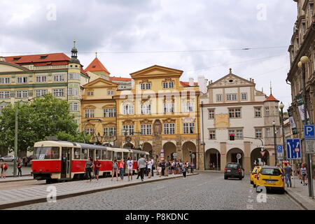 Smiřický Palace, Sternberg Palast und Velikovský Haus, Malostranské náměstí, Malá Strana (Kleinseite), Prag, Tschechien (Tschechische Republik), Europa Stockfoto