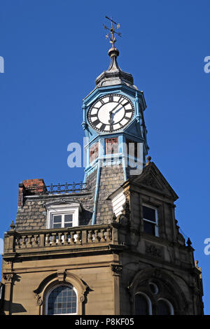 Uhr an der Ecke Frenchgate und Baxtergate, Einkaufszentrum, Doncaster, South Yorkshire, England, UK-Uhr Ecke Stockfoto