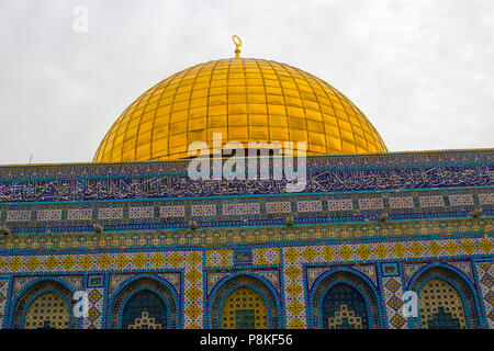 Der Felsendom islamischen heiligen Ort erbaut auf dem Gelände des Alten Jüdischen biblischen Salomos Tempel. Einer der am meisten umkämpften und begehrt Stockfoto