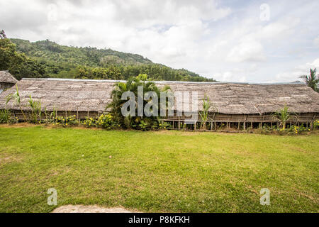 Traditionelle rungus Langhaus Kampung bavanggazo Sabah Malaysia Insel Borneo Stockfoto