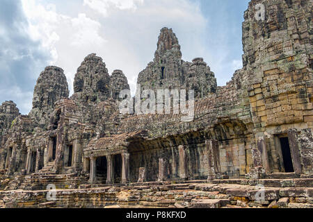 Die berühmten Roten Khmer Tempel von Angkor Tom in Kambodscha. Stockfoto