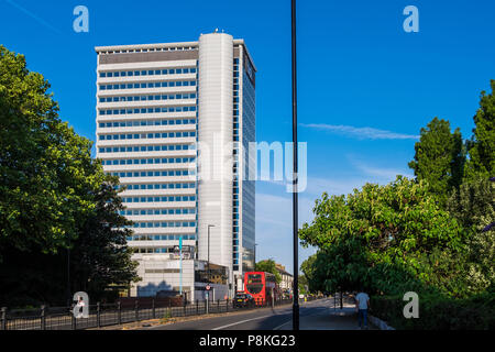 Chiswick Tower, 389 Chiswick High Road, London, England, Großbritannien Stockfoto