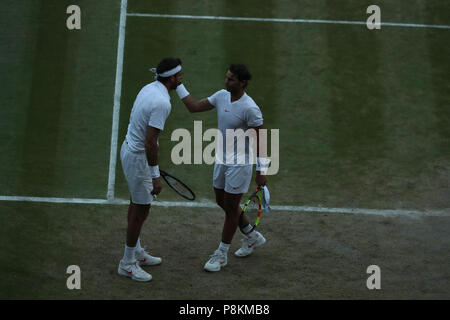 London, Großbritannien. 11. Juli 2018. Rafael Nadal sorgen Tag neun der Wimbledon Tennis Meisterschaften bei den All England Lawn Tennis und Croquet Club am 11. Juli 2018 in London, England. Personen: Rafael Nadal Credit: Hoo Me.Com/Media Punch/Alamy leben Nachrichten Stockfoto