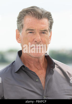 Hamburg, Deutschland. 12. Juli 2018. Irische Schauspieler Pierce Brosnan am Fotoshooting von 'Mamma Mia 2'. Credit: Daniel Reinhardt/dpa/Alamy leben Nachrichten Stockfoto