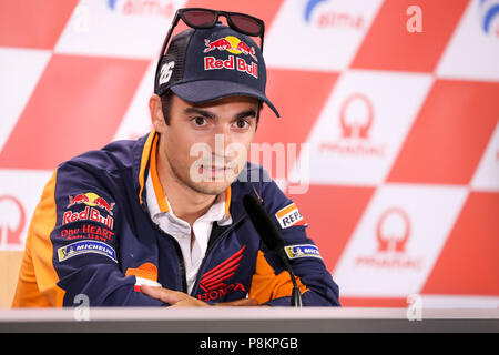 12. Juli 2018, Deutschland, Hohenstein-Ersntthal, Motorsport, Grand Prix Deutschland, Moto GP auf der Sachsen Ring: Spanisch Repsol-Honda Fahrer Dani Pedrosa kündigt seinen Rückzug aus der MotoGP während einer Pressekonferenz. Foto: Jan Woitas/dpa-Zentralbild/dpa Quelle: dpa Picture alliance/Alamy leben Nachrichten Stockfoto