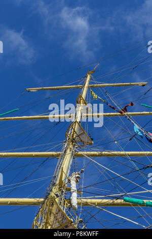 Sunderland, Großbritannien. 12. Juli 2018. Die Masten der Russische Großsegler Mir Credit: Dan Cooke Credit: Dan Cooke/Alamy Live News Credit: Dan Cooke/Alamy leben Nachrichten Stockfoto